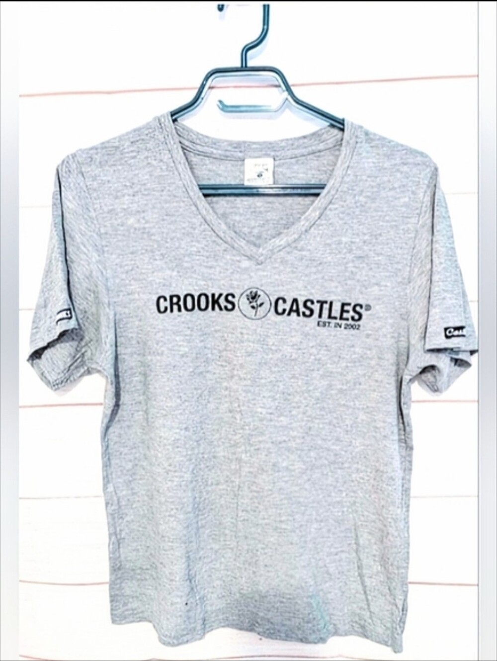Crooks & Castles Gray V-Neck T-Shirt Size Medium